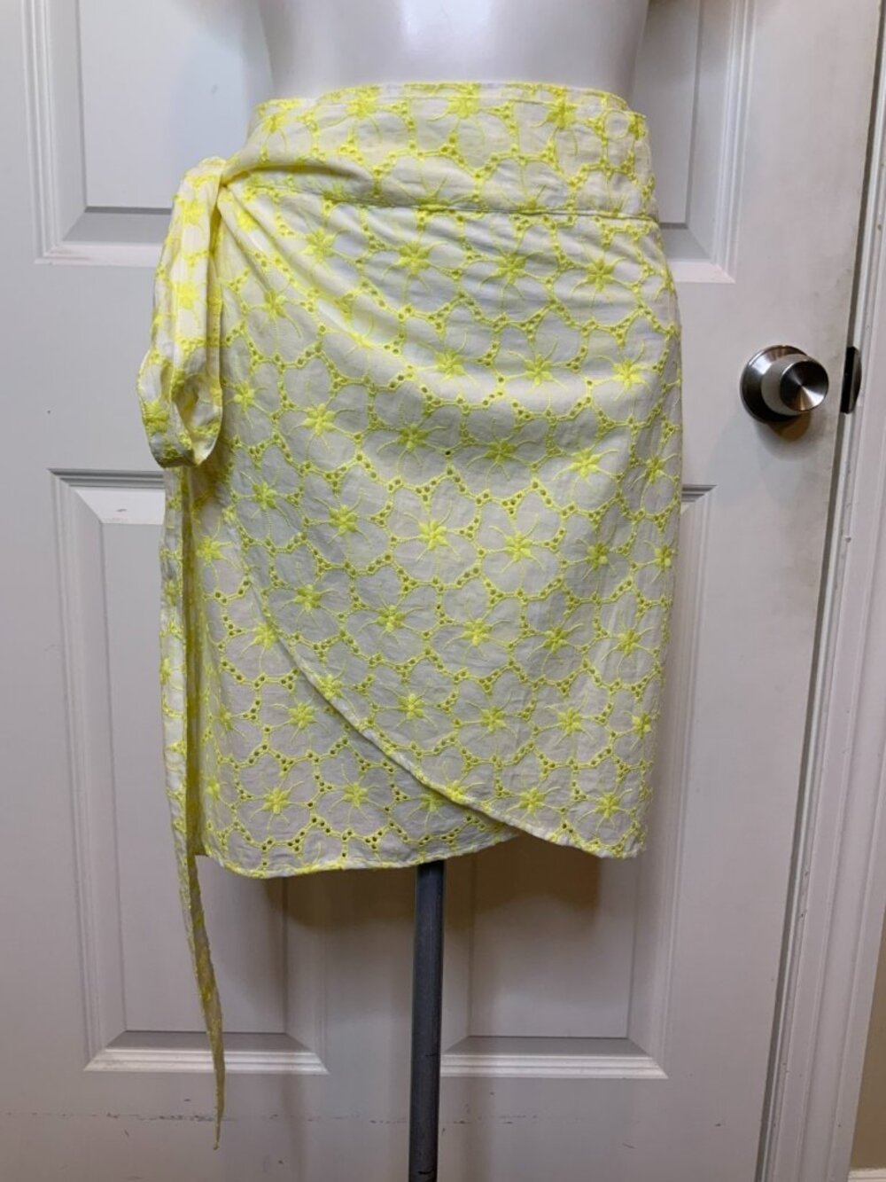 La Vie Style House Yellow "Lemon Eyelets Mini Wrap Skirt," One Size, NWT $450